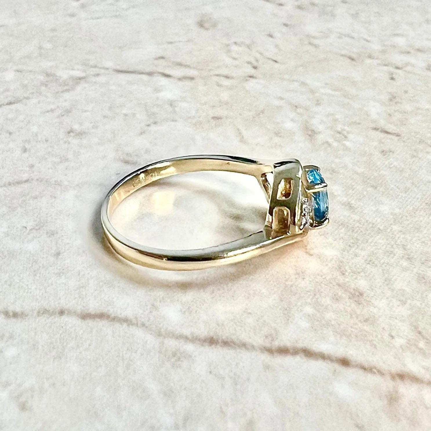 10 Karat Yellow Gold Swiss Blue Topaz Ring