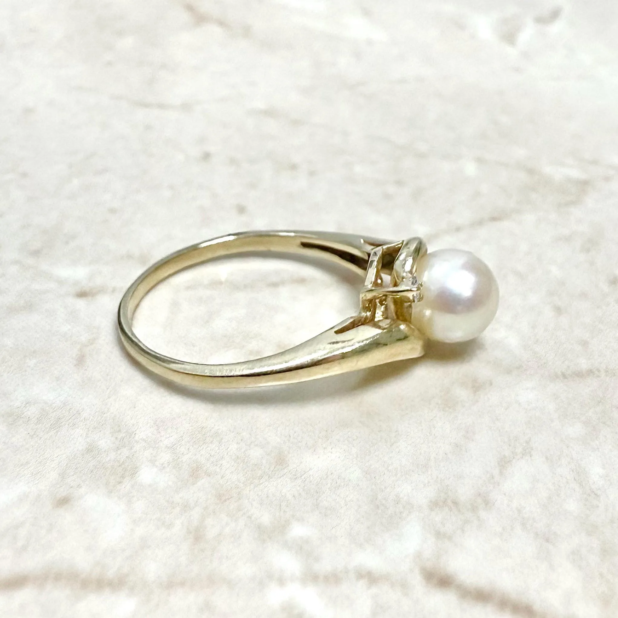 14 Karat White Gold Diamond & Pearl Solitaire Ring