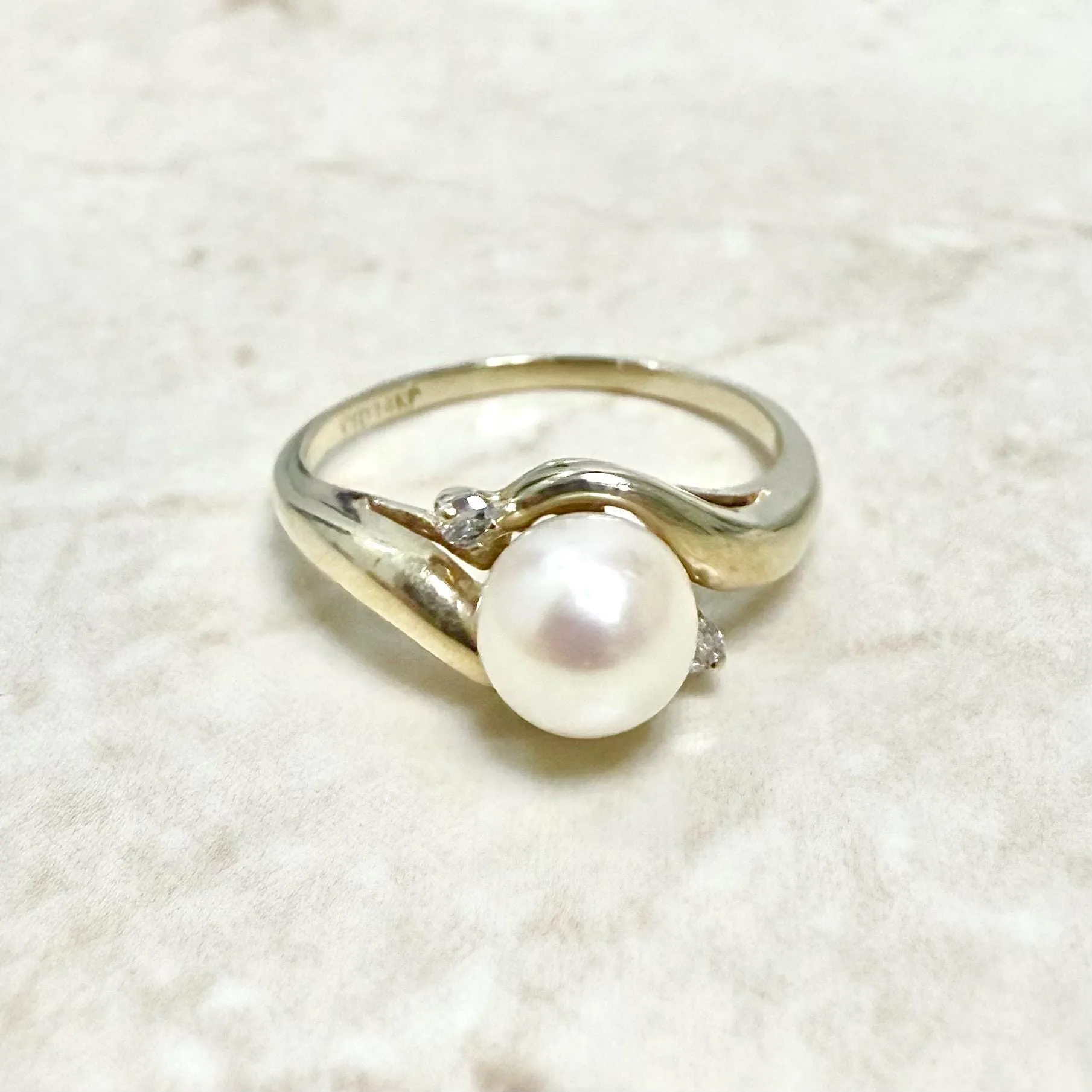 14 Karat White Gold Diamond & Pearl Solitaire Ring
