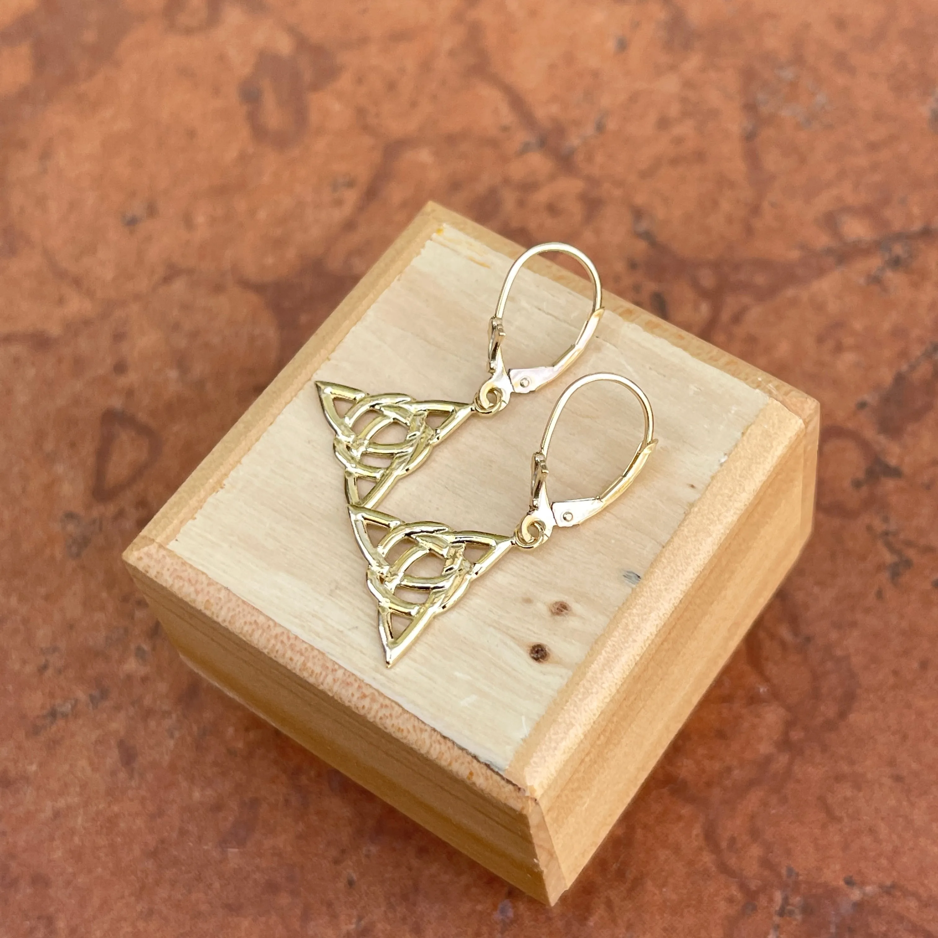 14KT Yellow Gold Celtic Trinity Knot Lever Back Earrings