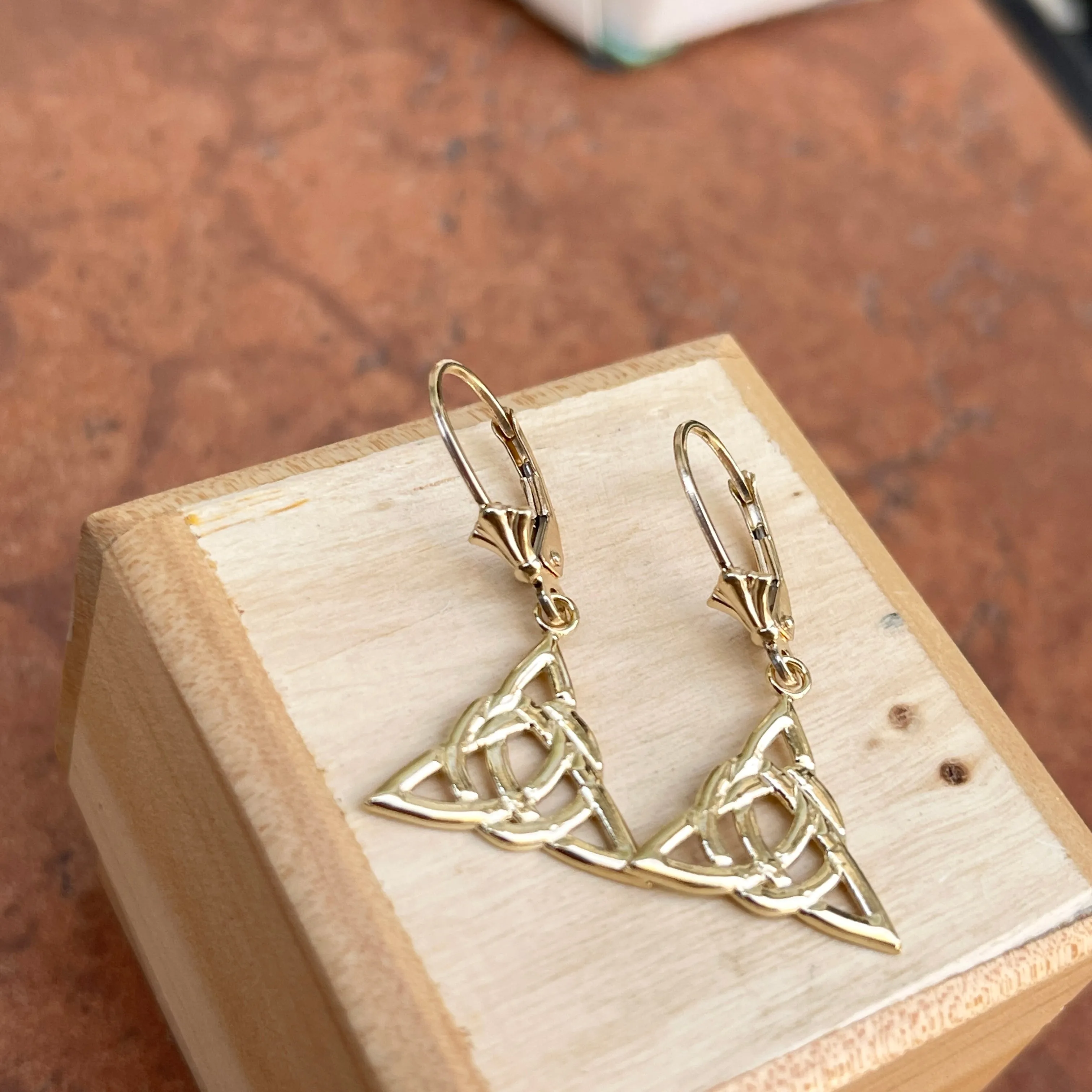 14KT Yellow Gold Celtic Trinity Knot Lever Back Earrings
