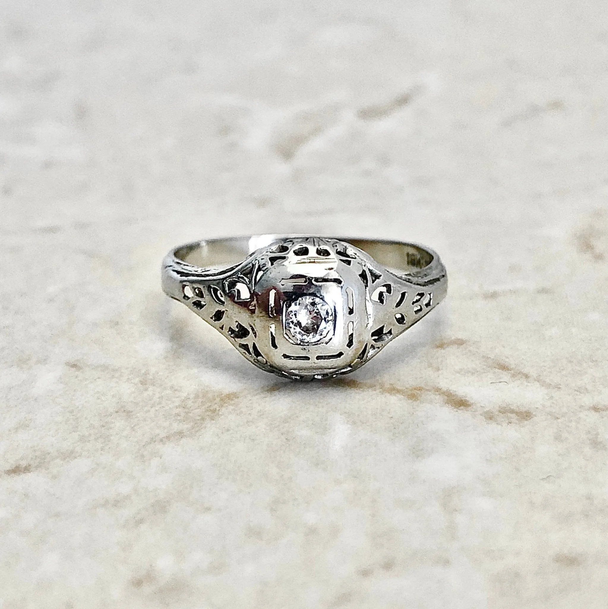 Antique Art Deco 18 Karat White Gold Diamond Solitaire Engagement Ring