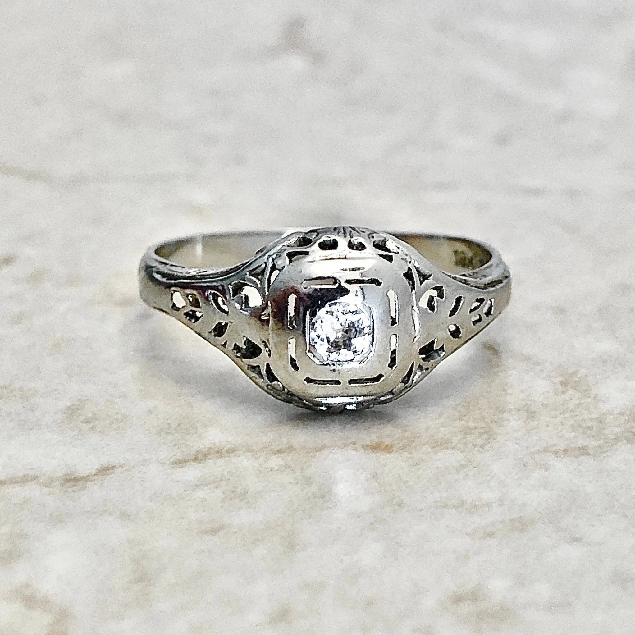 Antique Art Deco 18 Karat White Gold Diamond Solitaire Engagement Ring
