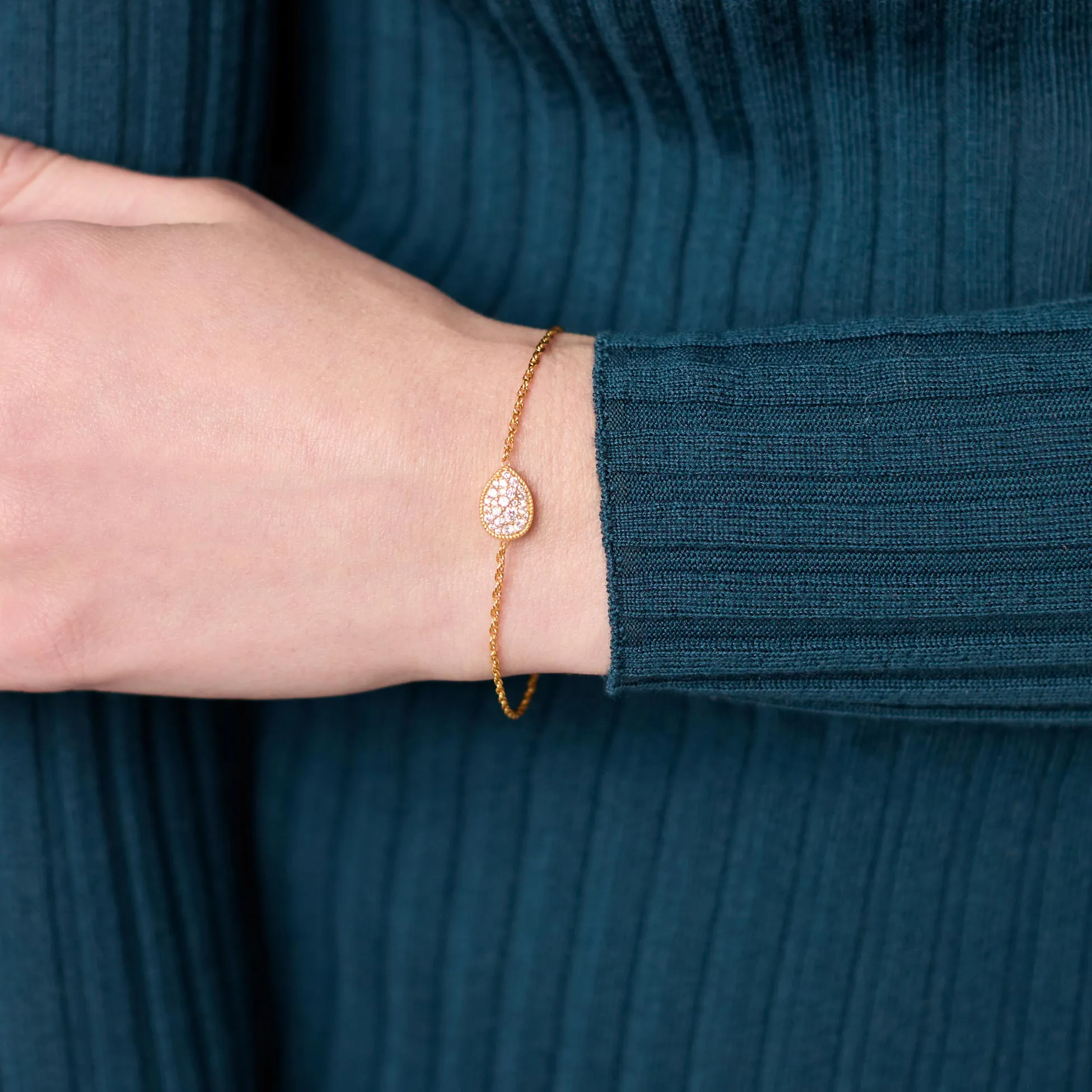 Birthstone Teardrop Delicate Bracelet - Diamond - CZ - April