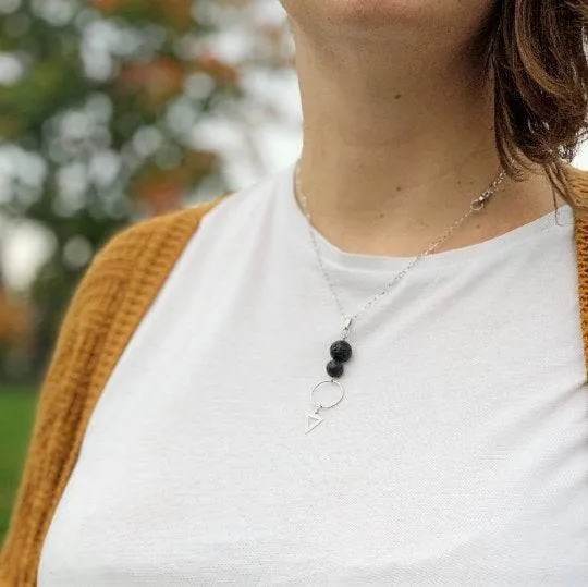 Collier délicat pour femmes, diffuseur d'huiles essentielles, avec pierres de lave et acier inoxydable