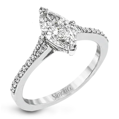Engagement Ring in 18k Gold with Diamonds