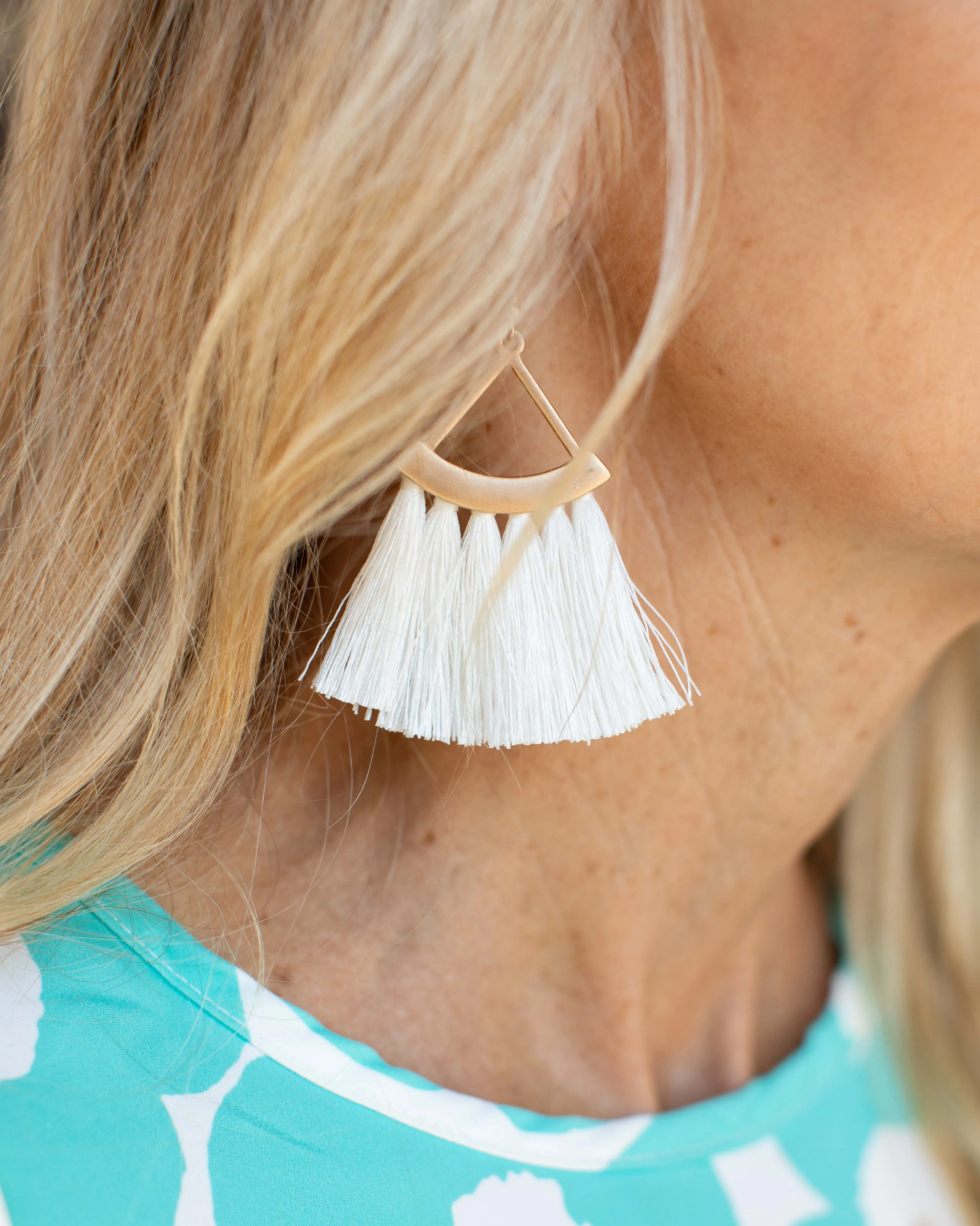 JAIDYN WHITE BOHO FAN TASSEL EARRINGS