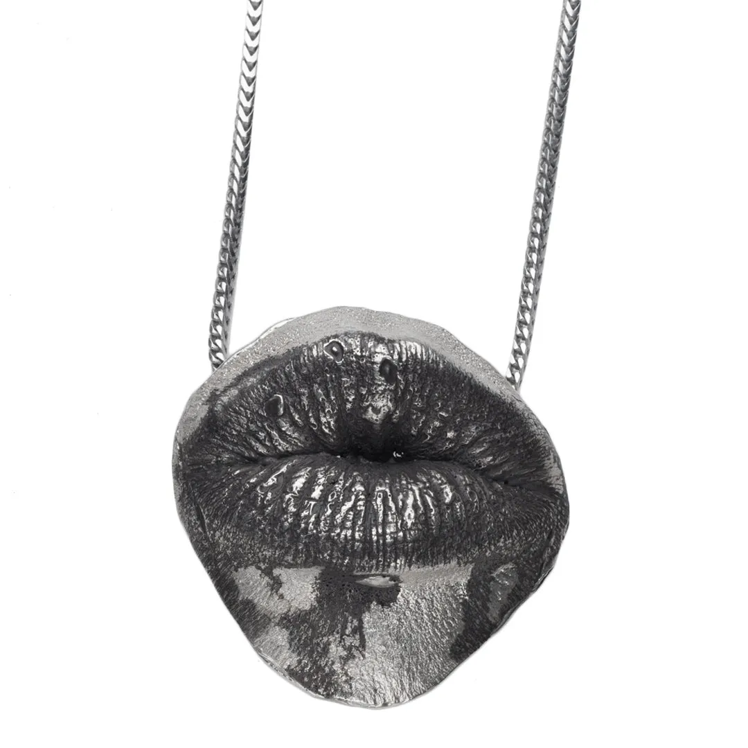 Lips Pendant