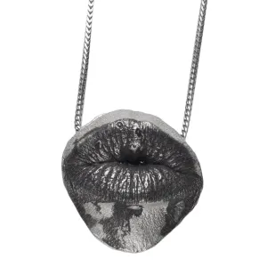 Lips Pendant