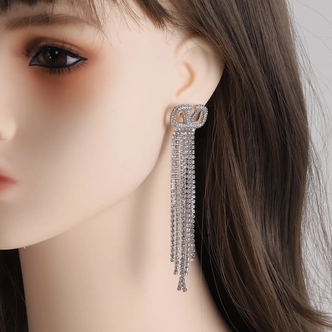 Luxury V letter tassel earrings