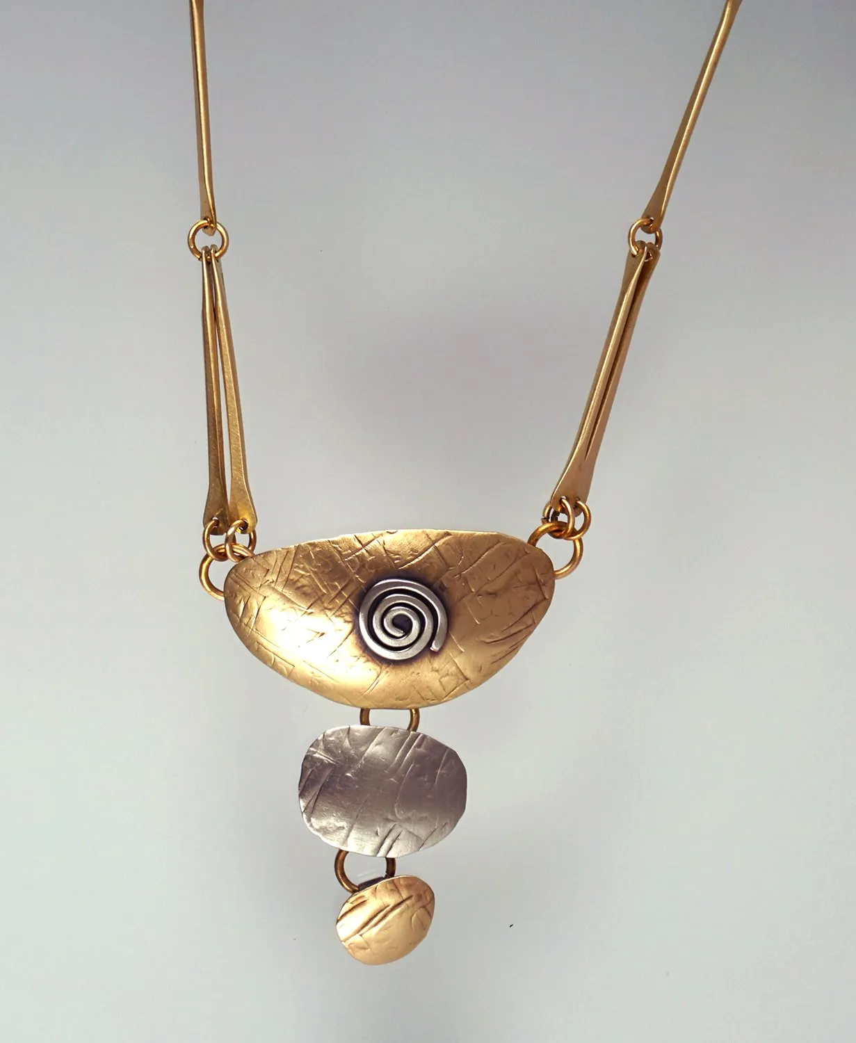 N3253 ANCIENT MUSINGS NECKLACE
