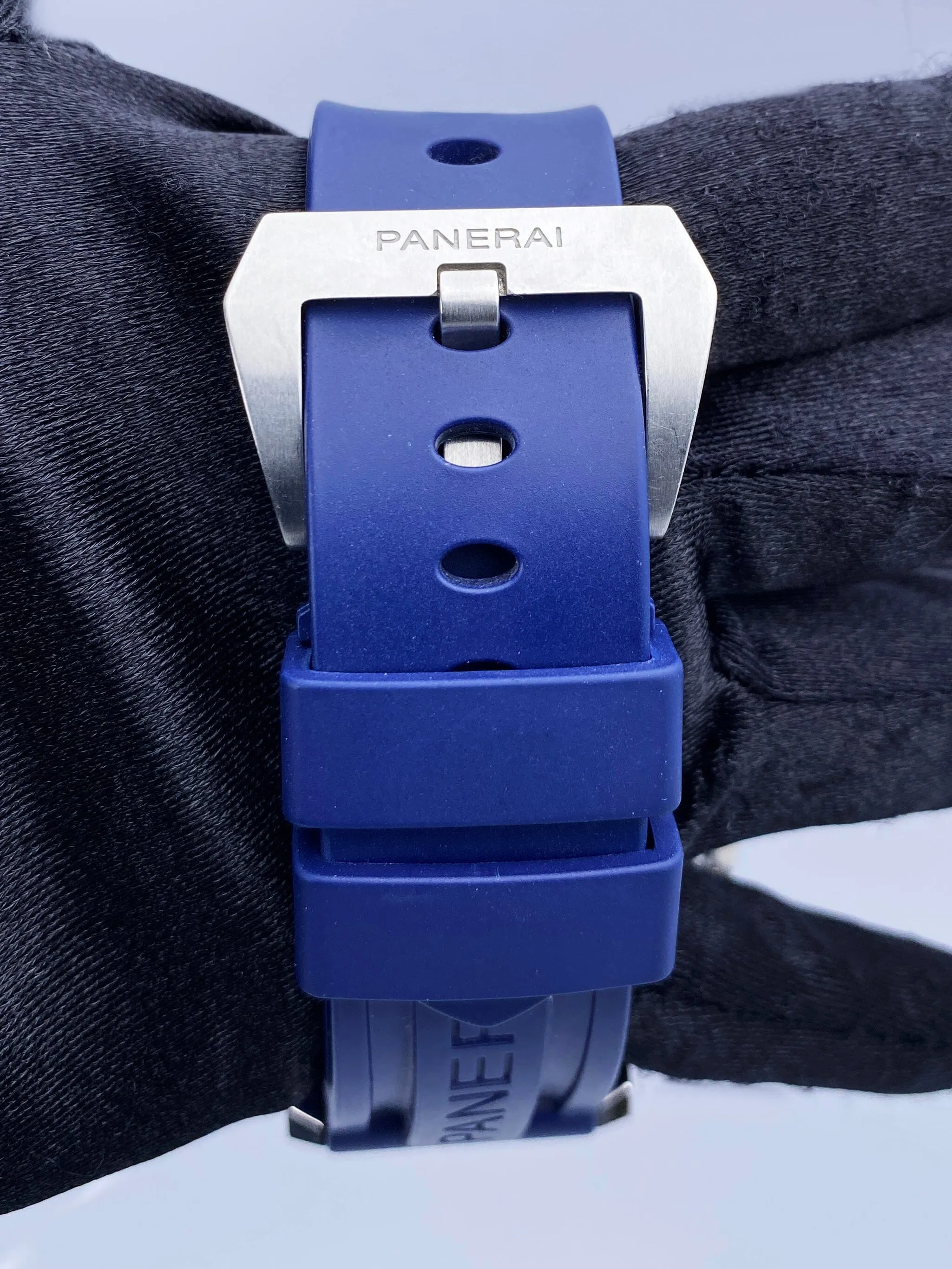 Panerai Luminor Blu Mare PAM01085 Blue Dial Mens Watch Box Papers