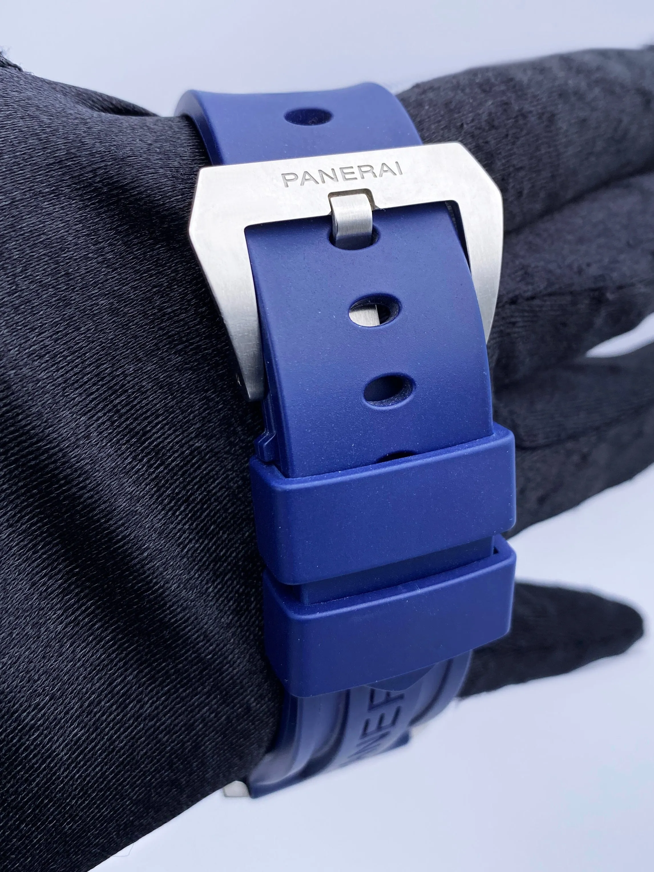 Panerai Luminor Blu Mare PAM01085 Blue Dial Mens Watch Box Papers