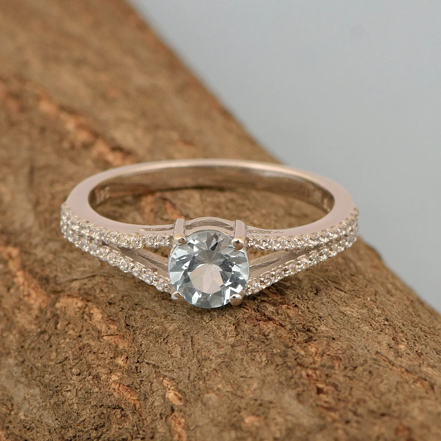 Round 0.85 Ctw Blue Topaz Birthstone 925 Sterling Silver Cluster Women Ring