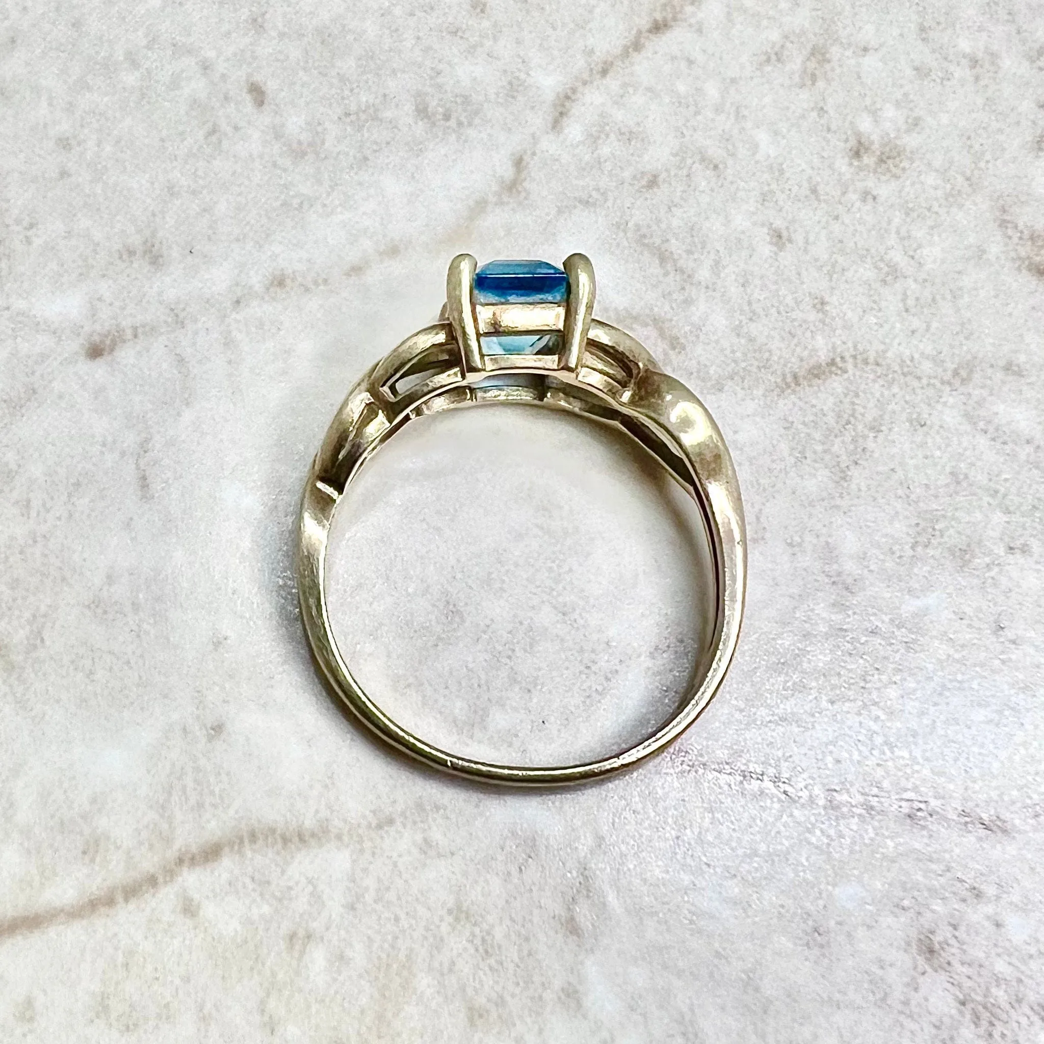 Vintage 10 Karat Yellow Gold 2.25 Carats Emerald Cut Swiss Blue Topaz Solitaire Ring