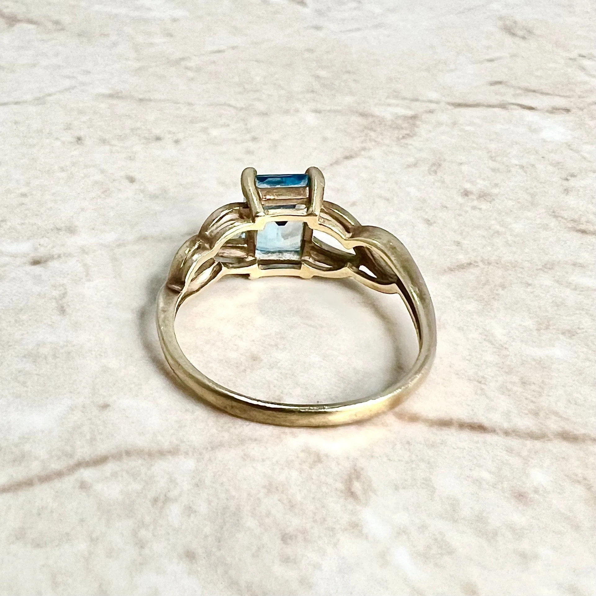 Vintage 10 Karat Yellow Gold 2.25 Carats Emerald Cut Swiss Blue Topaz Solitaire Ring