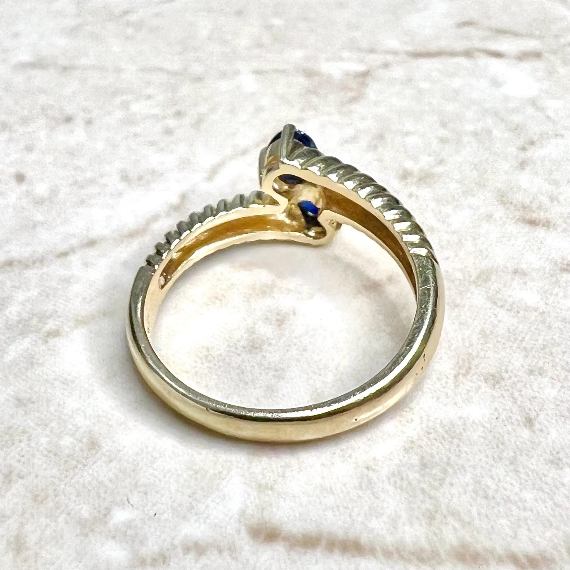 Vintage 14 Karat Yellow Gold Natural Blue Sapphire Toi Et Moi Ring